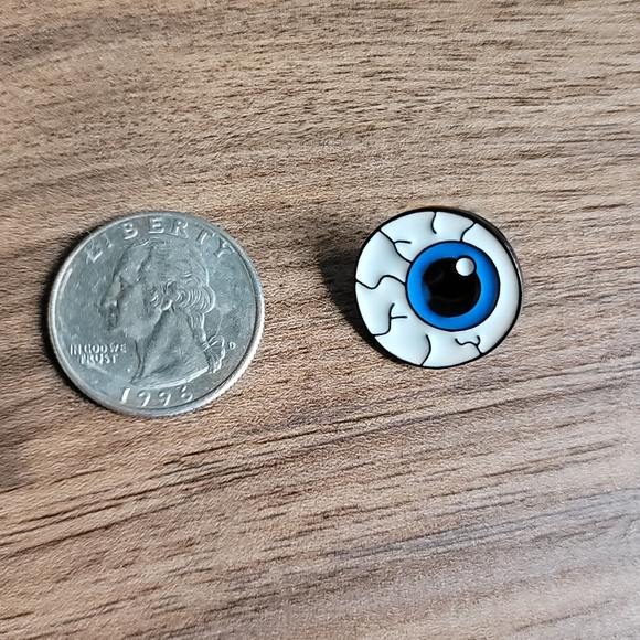 Blue Eyeball Enamel Pin - Picture 2 of 3